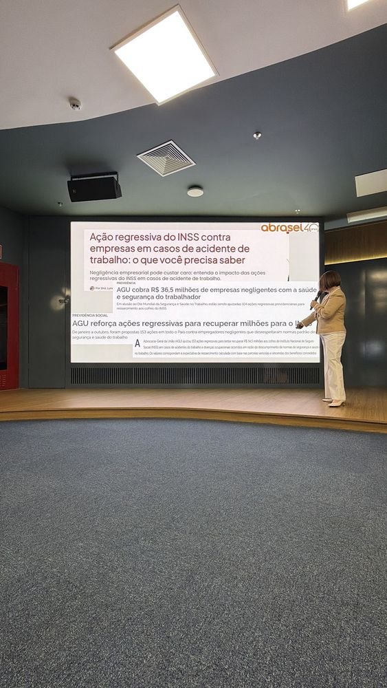 Apresentação no palco do Workshop NR-1